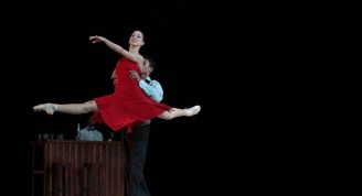 Momento de A la luz de tus canciones, obra de Alicia Alonso dedicada a Esther Borja