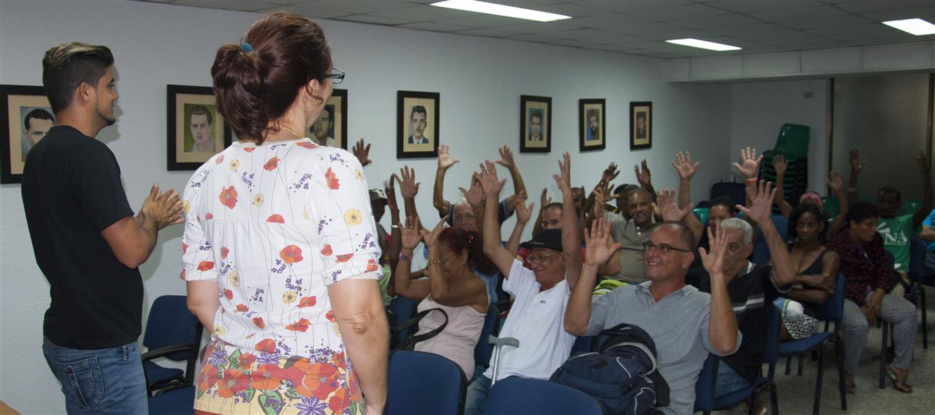 Cultura entre las manos 4 (Medium)