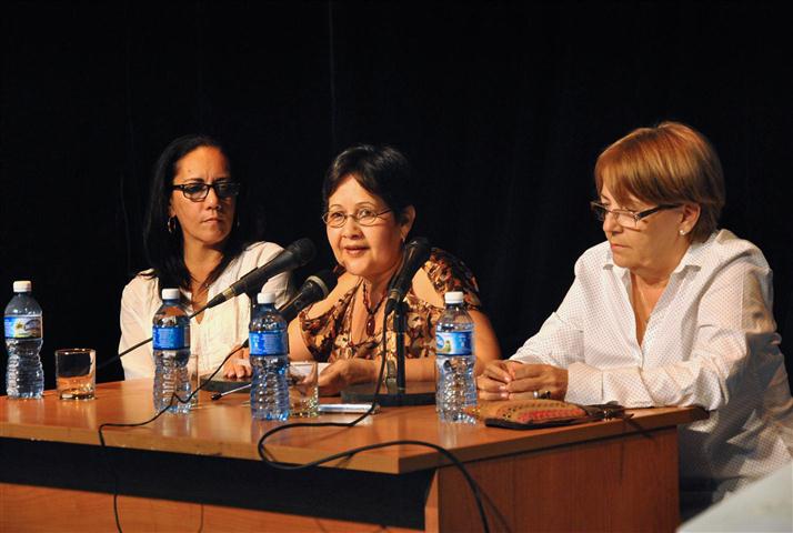 Norma Rodríguez, Surnay Benítez y Mercy Correa (Large) (Small)