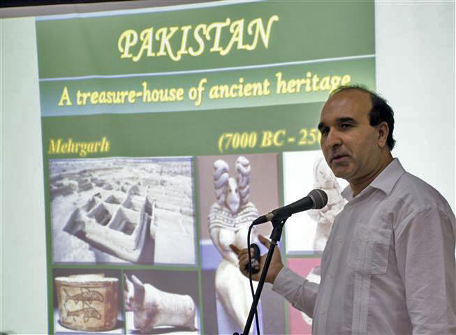 Sr. Naeem Khan, Consejero de la Embajada de Pakistán. Foto: Alexis Rodríguez