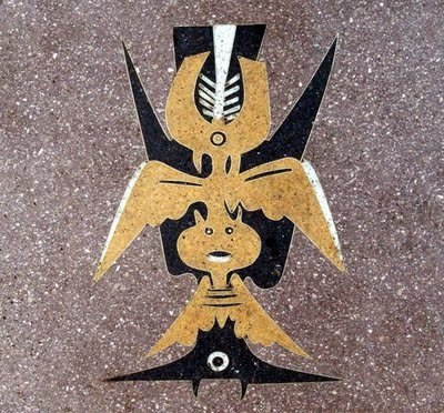 Obra de Wifredo Lam en la acera de La Rampa