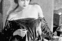 photo-movie-still-gloria-swanson-dishevelled-in-velvet-dress-1920s