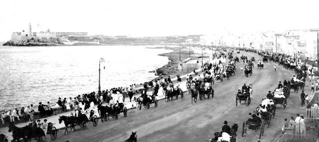 Malecón, p.S XX. Primer tramo. Baños públicos