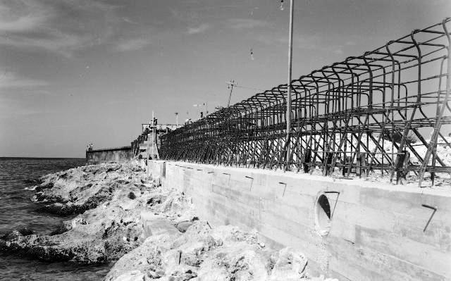 Malecón en construcción, años '50