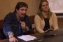 Alexis Rodríguez, coordinador de la exposición fotográfica colectiva “Entre Click, Flash… Instantáneas”, y Lisset Ametller, directora del programa radial “Contigo somos más”