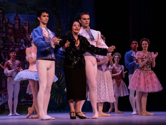 alicia-alonso-raul-castro-gala3-580x436