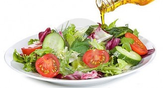 vegetable-salad-olive-oil-16361943