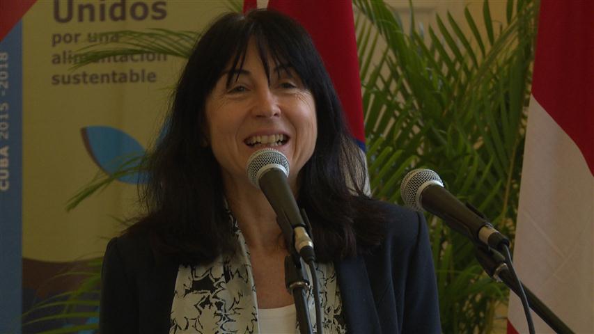 La Excelentísima Sra. Anne Pascale Krauer Müller, Embajadora de la Confederación Suiza en la Isla