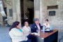 En la mesa, de izquierda a derecha, iris Cano, editora, Lázaro Cabrera Thompson, el autor, Pedro Ureña, presentador y Mylena Suárez, directora Boloña