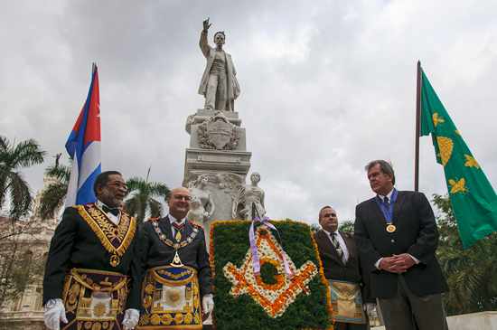 La asociación fraternal masónica rindió homenaje la víspera a José Martí. Foto: Juventud Rebelde