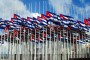 El “Monte de las banderas” frente a la Embajada de los Estados Unidos, en La Habana. Foto: Cubadebate