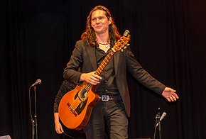 reinier-mariño_7.jpg.290x196_q85_box-8,0,1271,852_crop_detail