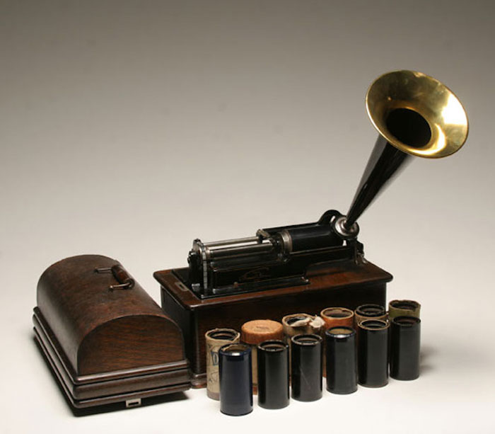 Emisora Habana Radio » ¿Qué es un Fonógrafo?