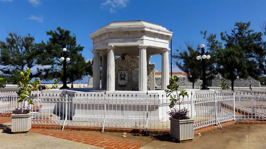 02Monumento (Small)