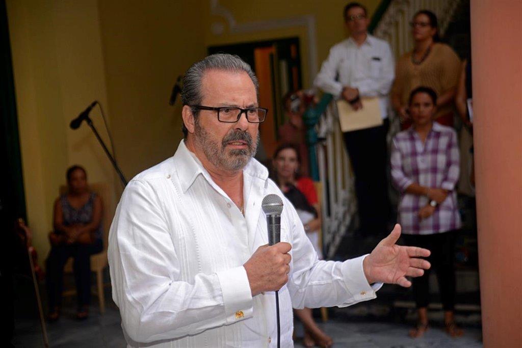 Embajador Enrique Martínez y Martínez (Medium)