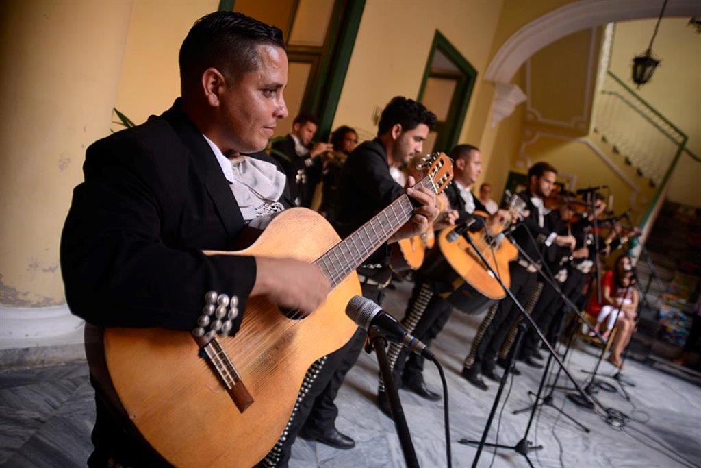 La Mariachi Juvenil es la gran atracción de la fiesta (2) (Medium)