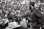 1959,--Fidel--saluda--al--pueblo--a--su--ingrso--a--la--ciudad