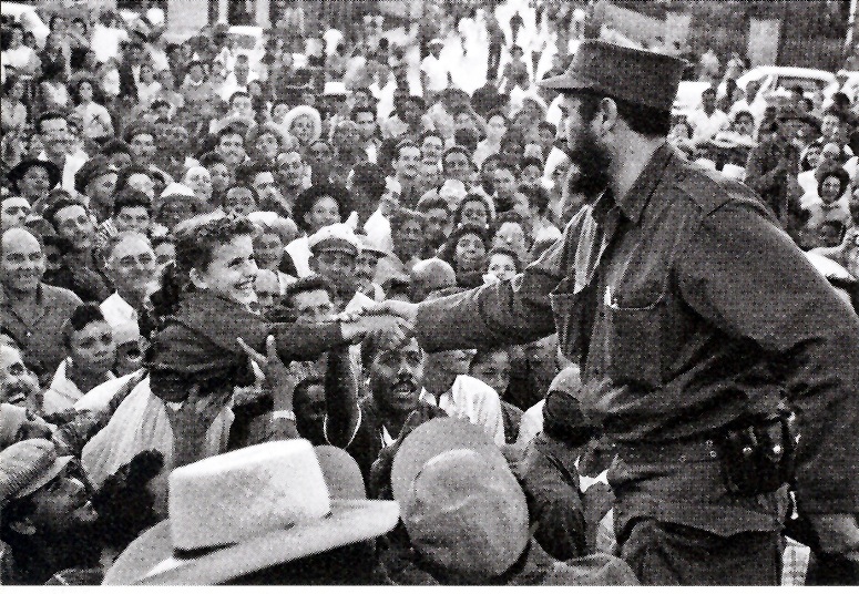 1959,--Fidel--saluda--al--pueblo--a--su--ingrso--a--la--ciudad