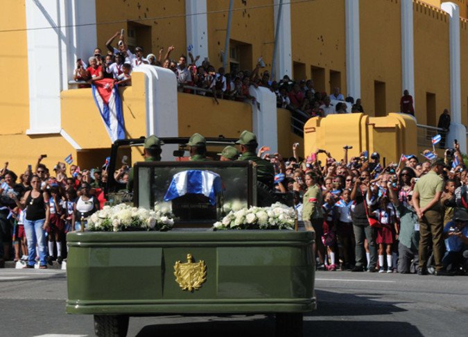 Fidel-en-Santiago-de-Cuba-1
