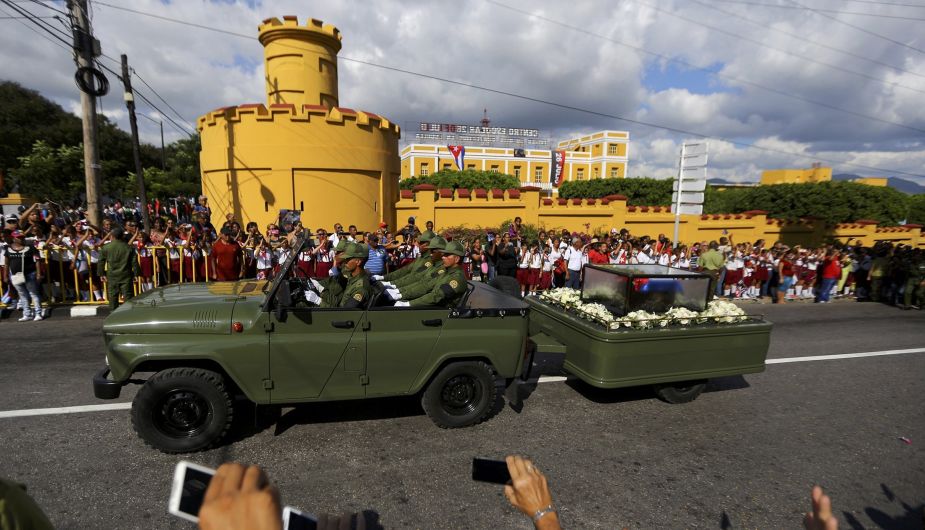 Fidel-en-Santiago-de-Cuba-2