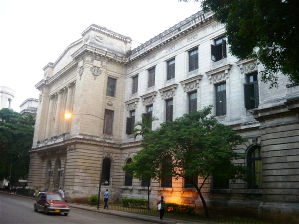 01Fachada (Medium)
