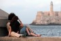 pareja-jovenes-malecon-habana