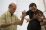 Yuval Gotlibovich, violista y compositor de Israel junto al maestro Guido López-Gavilán. Foto: Gabriel Guerra Bianchini