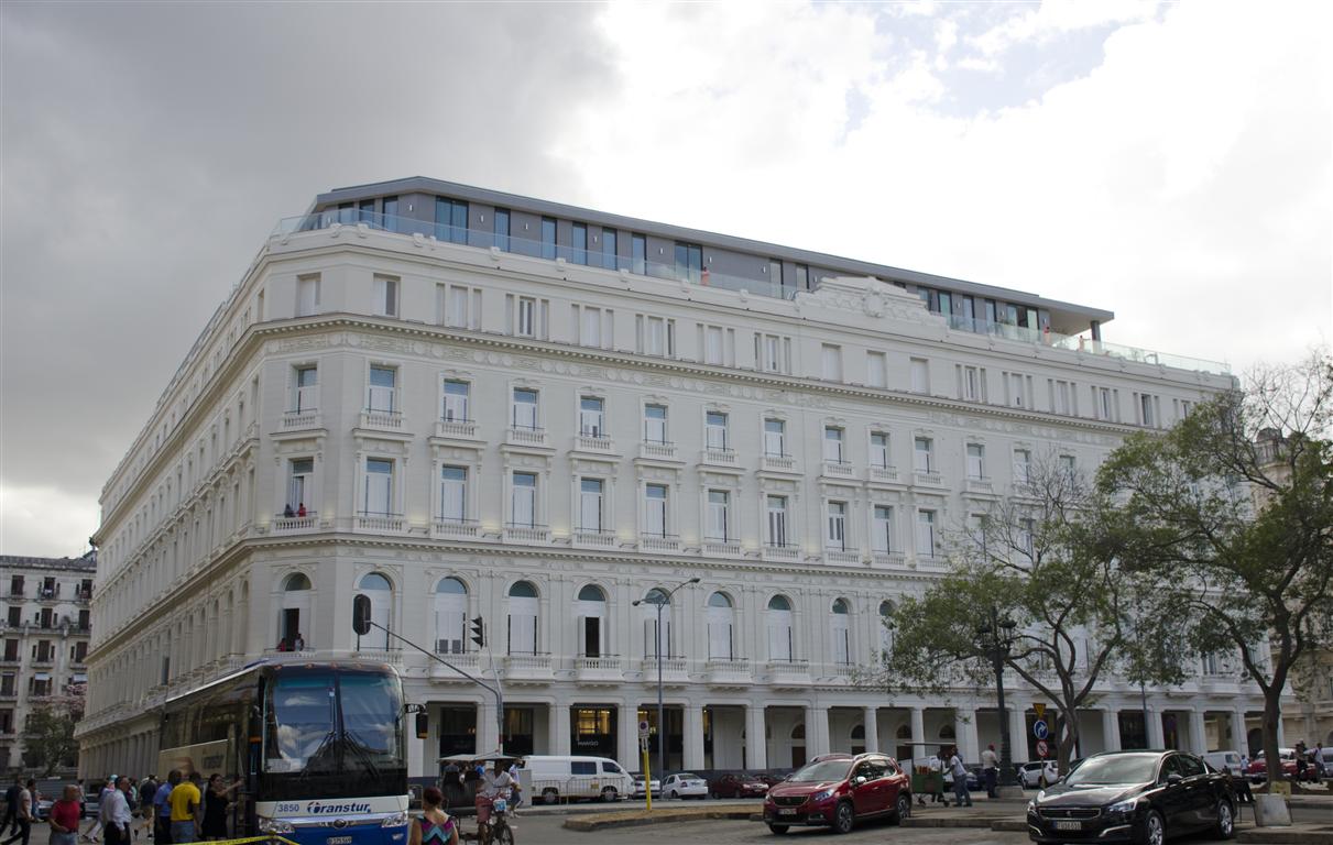 Hotel Manzana (Medium)