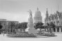 Fotografía de la estatua en 1949