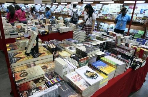 Feria-del-libro-en-Cuba.-Archivo-500x330