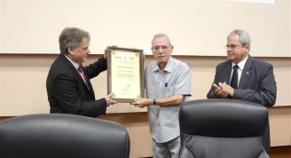 congreso-juristas-2017-eusebio-leal-premio-mallete-martiano-foto-sergei-montalvo-arostegui2 (Medium)