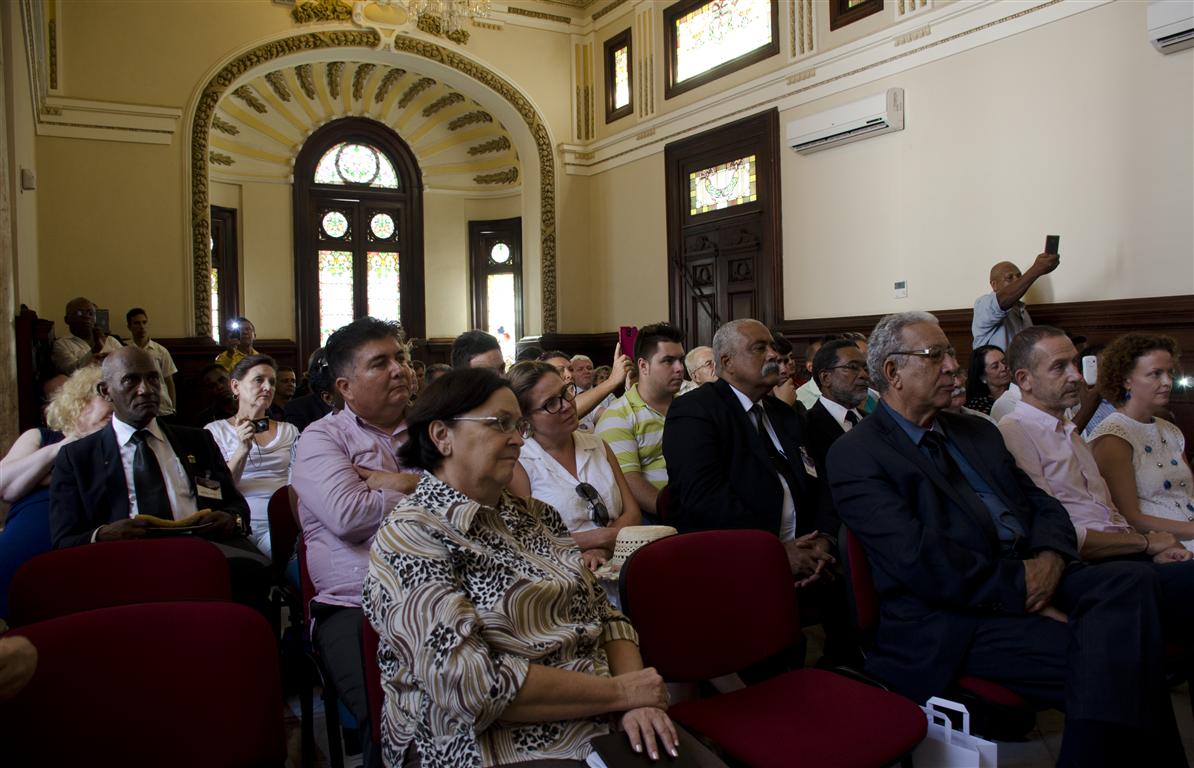 público 2 (Medium)