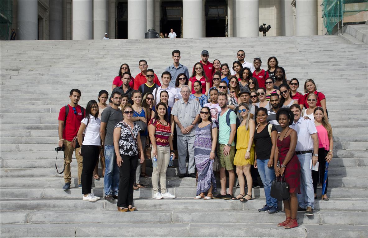 RECORRIDO CON JÓVENES POR EL CAPITOLIO 27 (Medium)