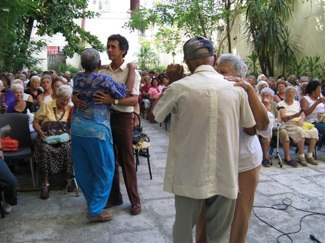 pena-con-amor-del-cantautor-raul-iglesias-en-la-casa-de-africa