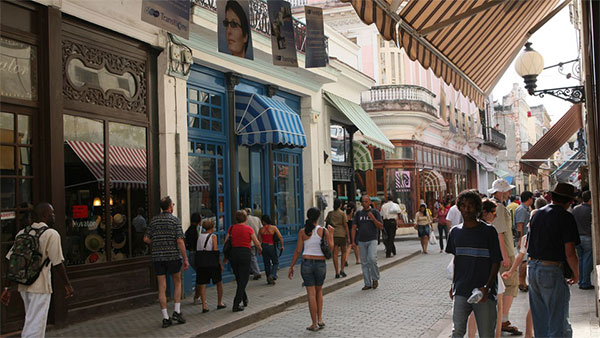 Calle-Obispo-La-Habana