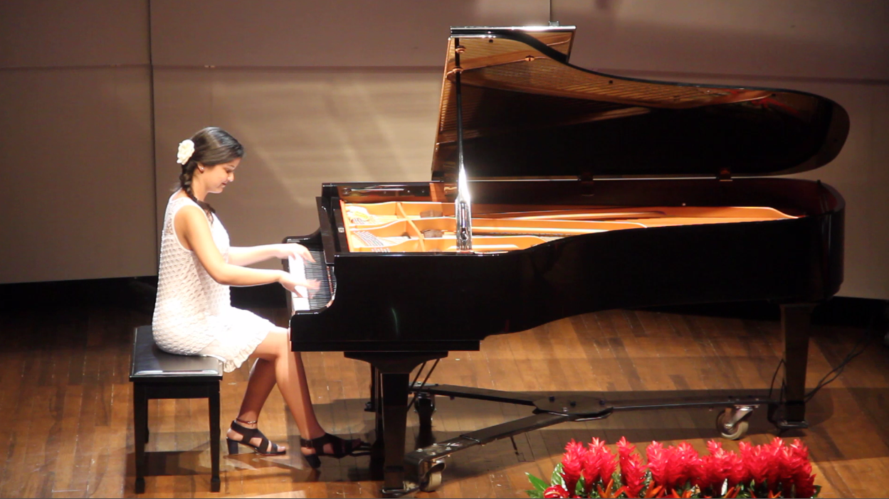 Caro Tocando