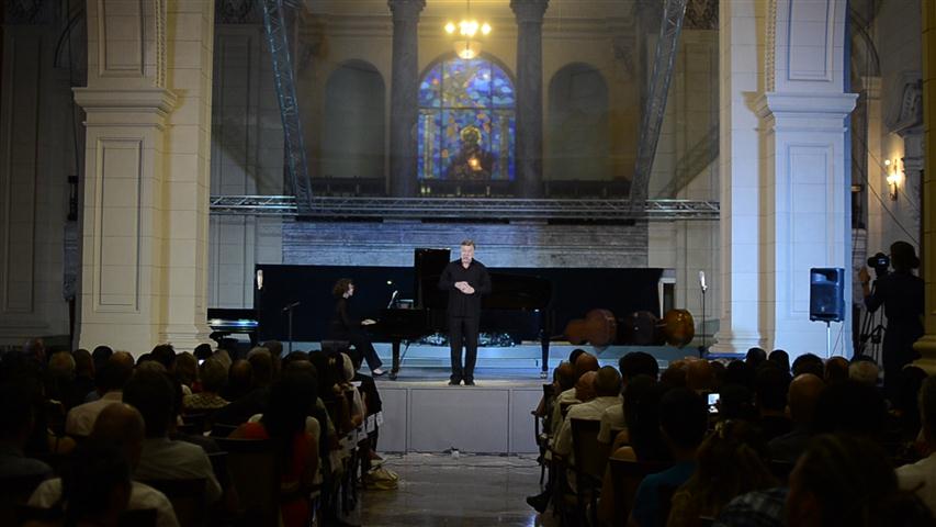 NOTICIERO CULTURAL.00_02_11_25.Still018 (Small)
