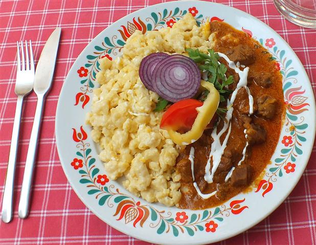 Pörkölt (Small)