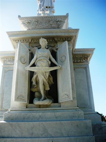4-Monumento Estudiantes de Medicina-detalle (Small)