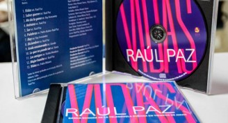 Presentan el disco Vidas, del cantautor Raúl Paz, en el  Bulevar de San Rafael, en La Habana, el 17 de enero de 2018. ACN FOTO/Abel PADRÓN PADILLA/sdl