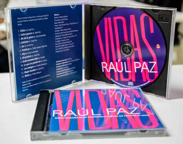 Presentan el disco Vidas, del cantautor Raúl Paz, en el  Bulevar de San Rafael, en La Habana, el 17 de enero de 2018. ACN FOTO/Abel PADRÓN PADILLA/sdl