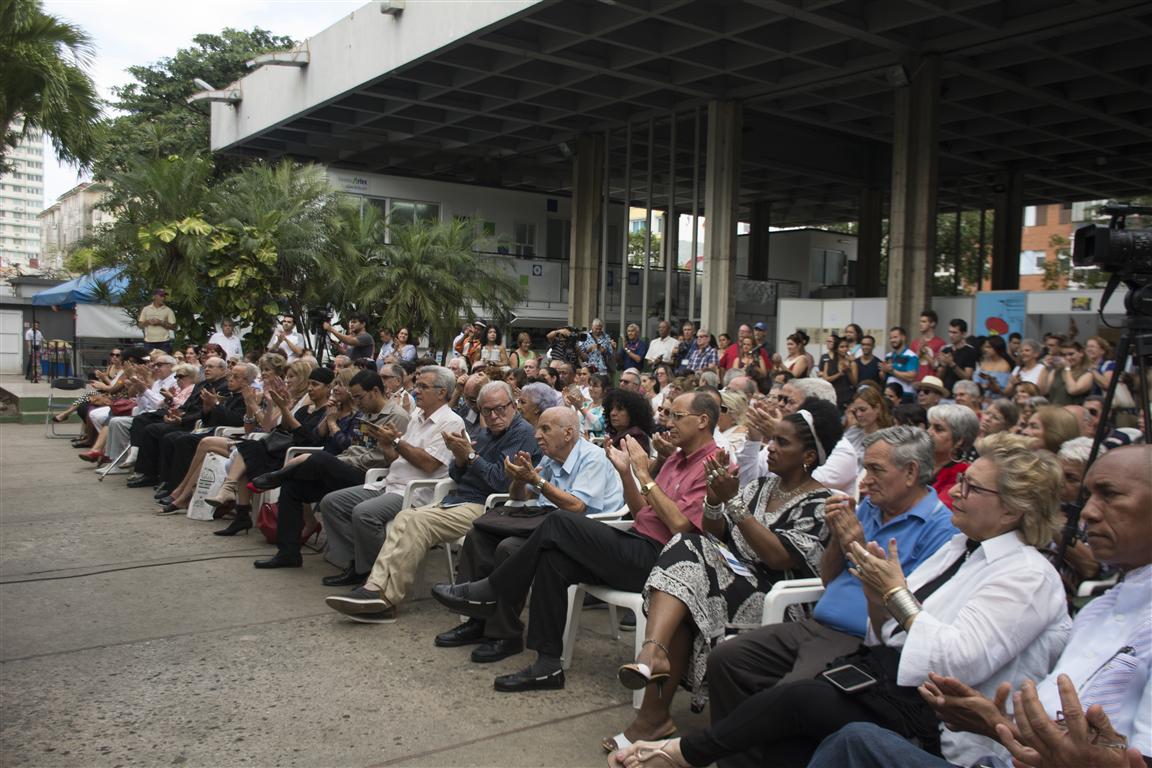 presentación libros pabellón cuba 13 (Medium)