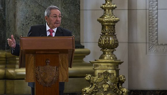 raul-castro-ruz-en-el-capitolio-cuba-580x330