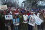 El pueblo de Bayamo, capital de la provincia de Granma, listo para el primer paso del desfile obrero, en la avenida Felino Figueredo hasta la Plaza de la Patria. Unidas en la marcha, todas las generaciones de cubanos. Foto: Dilbert Reyes Rodríguez