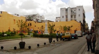 Parque Finlay en Cuba y Amargura (parque infantil)