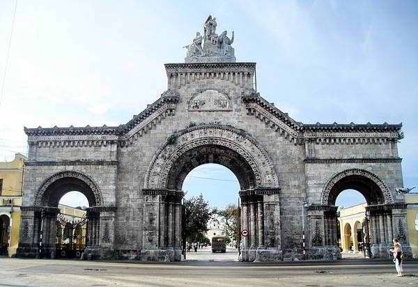 cementerio-colon-entrada