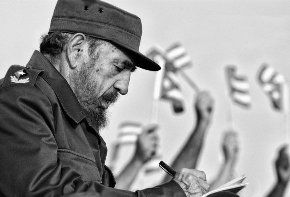 2.-Reflexión-2005-50-x-34-cm-Fidel-Castro-580x394