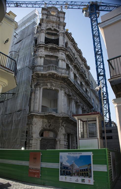HOTEL CUETO 1 (Medium)