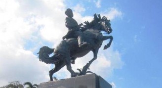 6-La nueva escultura de José Martí (dic. 2017)