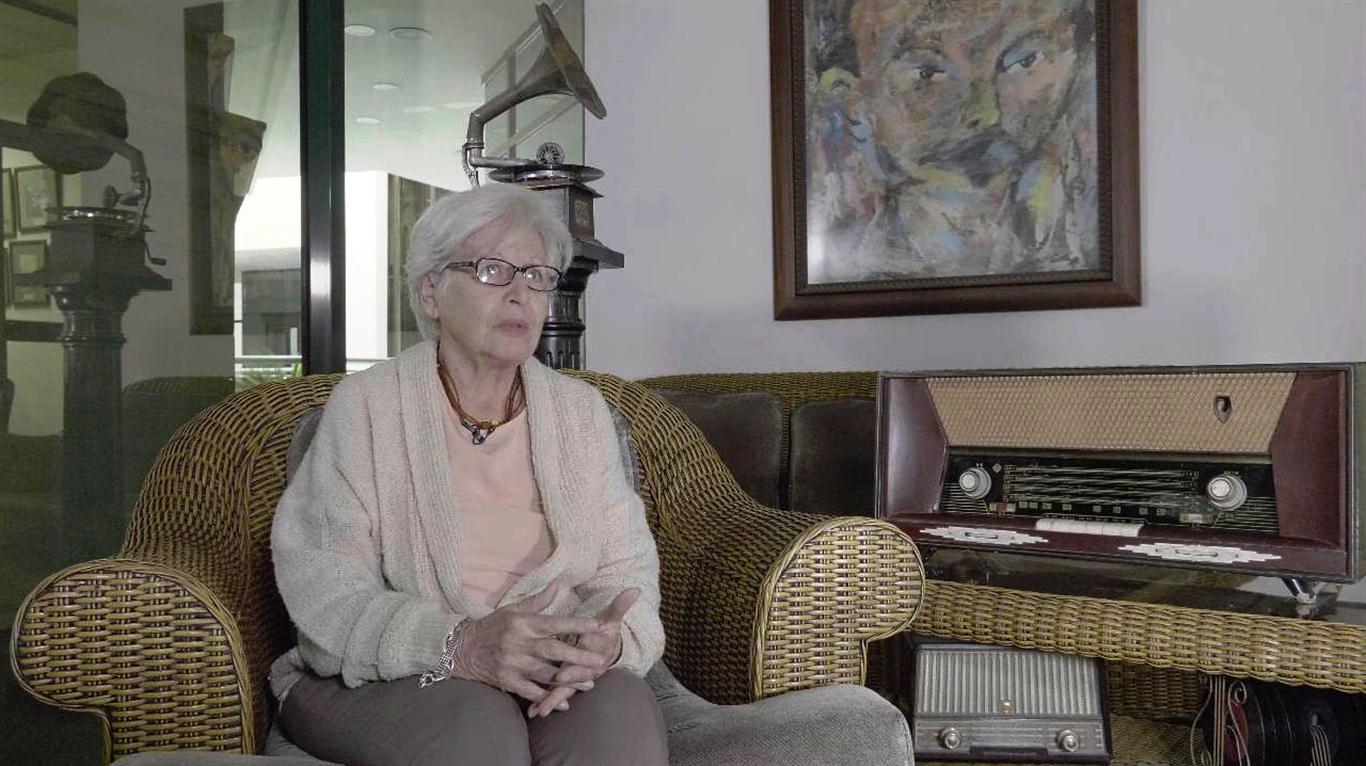 Ofelia Bravo (Medium)